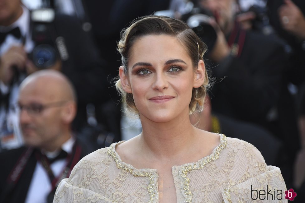 Los tonos tierra dominan el maquillaje de Kristen Stewart en la gala de clausura de Cannes 2018