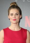 Rachael Taylor opta por el moño para la presentación de la nueva temporada de 'Jessica Jones'