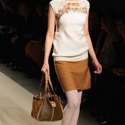 Mon&#771;o italiano en el desfile de Bottega Veneta