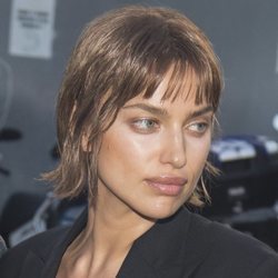 Irina Shayk estrena look en la Semana de la moda de Milán