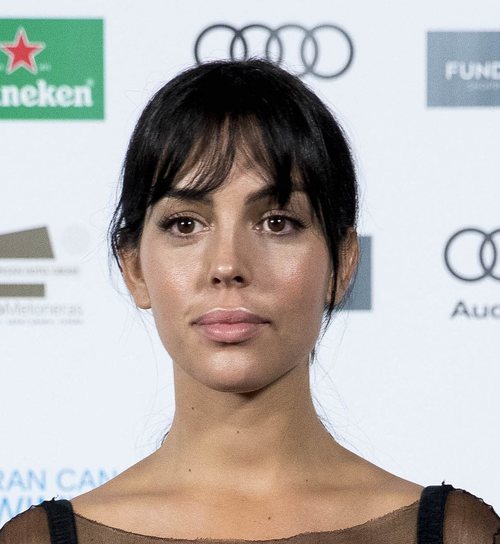 Georgina Rodríguez opta por una coleta baja en la Semana de la Moda Cálida de Gran Canaria 2018
