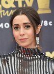 Cristin Milioti con un maquillaje bicolor en los MTV Movie & TV Awards 2018