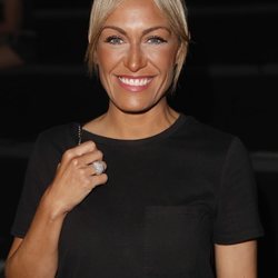 Luján Argüelles con un maquillaje veraniego en el desfile de Duyos en la MBFW 2018