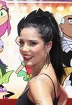 Hasley con un labial rojo en el estreno de 'Teen Titans Go' en Los Ángeles 2018
