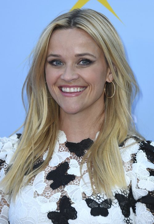 Reese Witherspoon con el cabello rubio en el lanzamiento del video 'Hello Sunshine' 2018