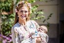 La princesa Magdalena de Suecia, en el bautizo de su hija Adrienne de Suecia
