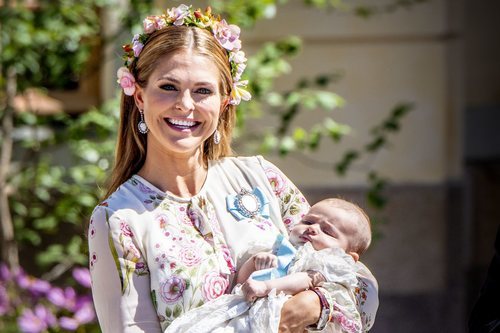 La princesa Magdalena de Suecia, en el bautizo de su hija Adrienne de Suecia