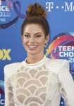 Hannah Stocking con un labial nude en los Premios Tenn Choice 2018