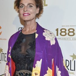 Antonia Dell'Atte  con un labial ros chicle en el Festival Starlite en Marbella 2018