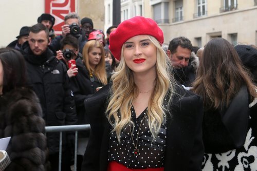 Valentina Ferragni apuesta por un look parisino en la Paris Fashion Week 2018