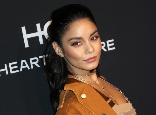 Vanessa Hudgens con un maquillaje de tonos tierra en los premios Elle women