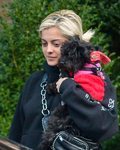 Bebe Rexha sale a la calle sin maquillar