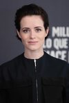 Claire Foy luce un beauty look muy natural