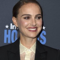 Natalie Portman posa con un recogido bajo