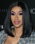 Cardi B luce un maquillaje extravagante en su fiesta de lanzamiento con Fashion Nova