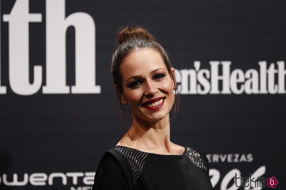 Eva Gónzalez luce un recogido alto en los Premios Men's Health 2018