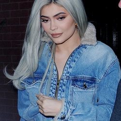 Kylie luce su nuevo tono de pelo