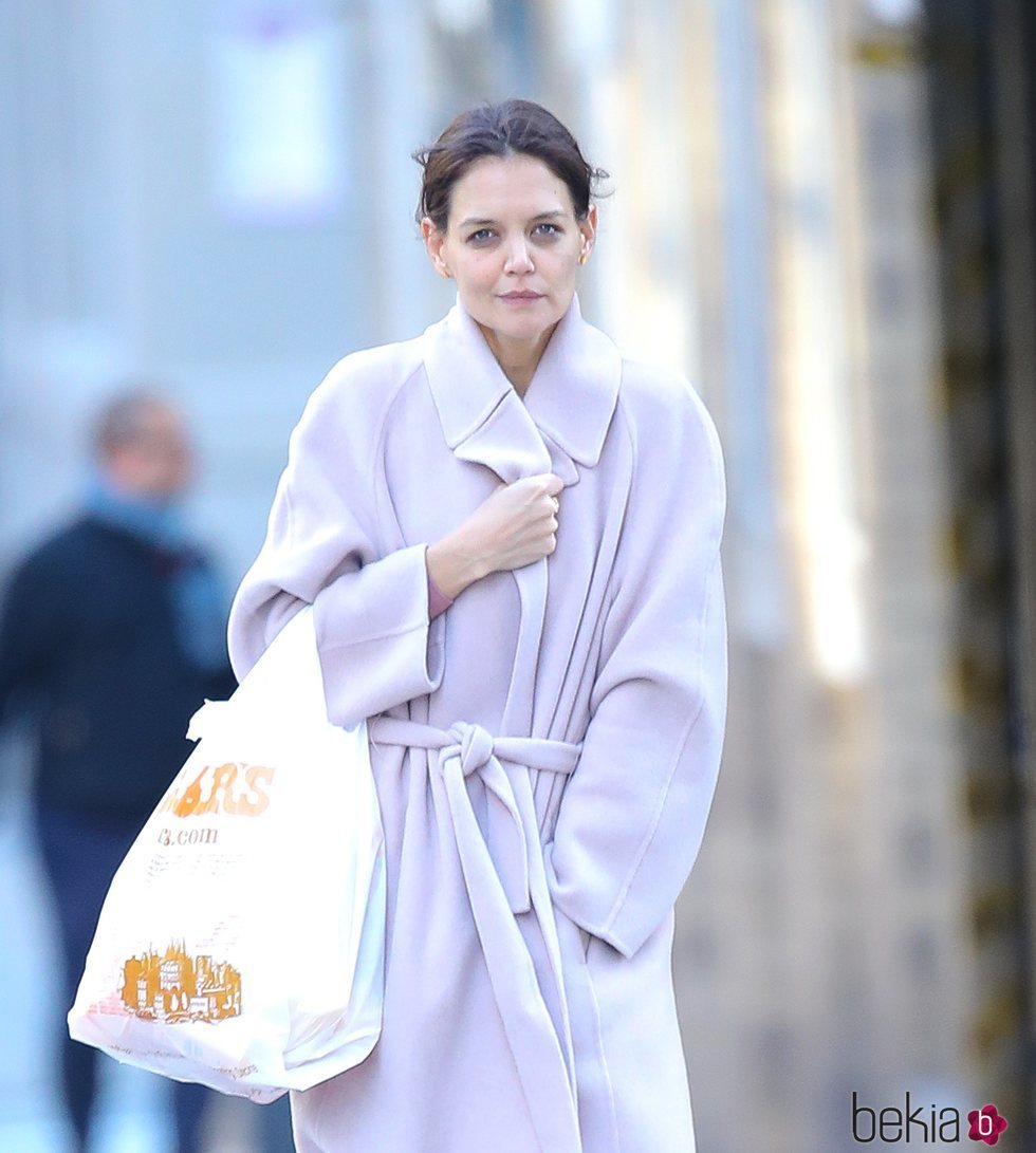Katie Holmes fotografiada sin maquillar en Nueva York