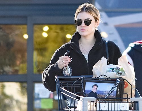 Lucy Hale de compras por Los Ángeles con coleta y sin maquillaje