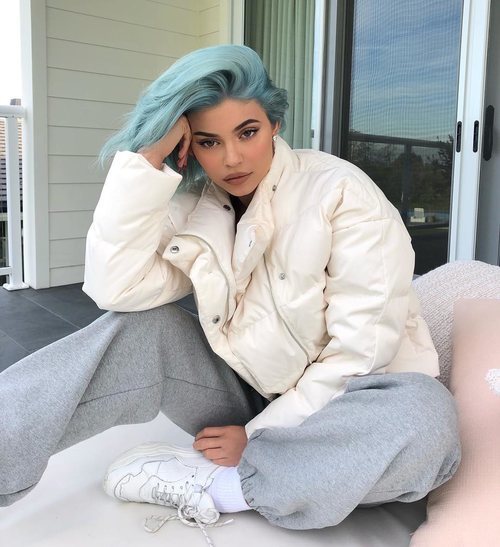 Kylie Jenner estrena 2019 con una melena azul
