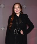 Lindsay Lohan se pasa con el colorete en la fiesta de Nochevieja 2018