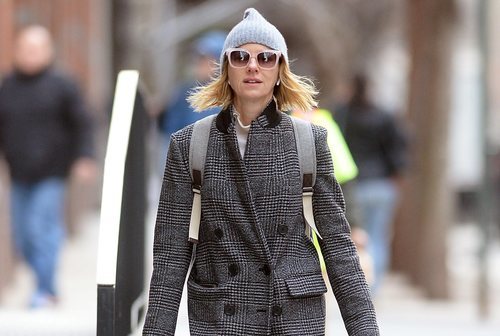 Naomi Watts de compras por Nueva York sin una gota de maquillaje