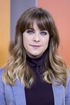 Alba Ribas con un make up morado en la presentación de la serie 'Derecho a soñar'