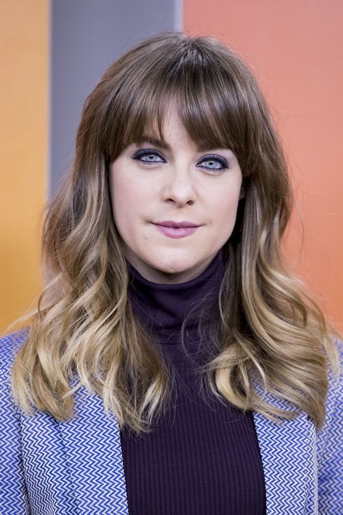 Alba Ribas con un make up morado en la presentación de la serie 'Derecho a soñar'