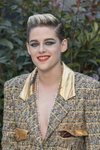 Kristen Stewart sobrecarga su beauty look 