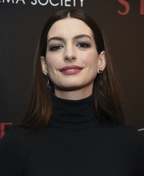 Anne Hathaway con un sencillo maquillaje
