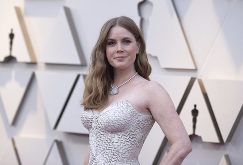 Amy Adams con el pelo ondulado en los Premios Oscar 2019