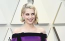 Lucy Boynton con el pelo corto rubio platino en los Premios Oscar 2019