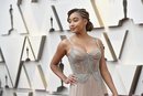 Amandla Stenberg con el pelo trenzado y recogido en los Premios Oscar 2019