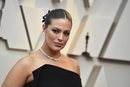 Ashley Graham con un beauty look elegante