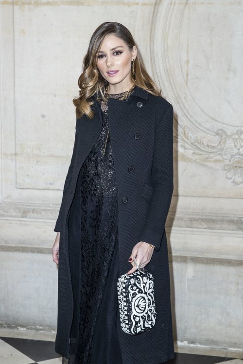 Olivia Palermo maquillaje elegante con raya de ojos