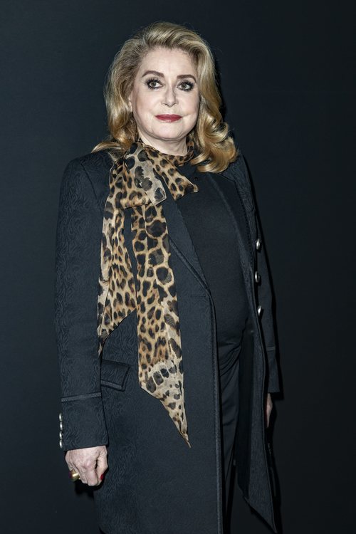 Catherine Deneuve con los ojos negros