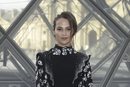 Alicia Vikander con un peinado poco favorecedor