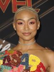 Tati Gabrielle con sombra de ojos naranja