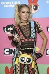 Paris Hilton con un beauty muy fantasioso