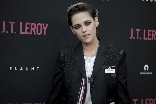 Kristen Stewart beauty look oscuro