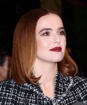 Zoey Deutch en la cena de Chanel tras el Festival de Cine de Tribeca 2019