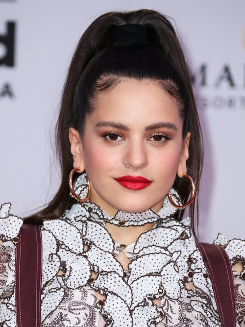 Rosalía durante los Billboard Latin Music Awards 2019 con su primer look