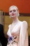 Elle Fanning con beauty look elegante en el Festival de Cine de Cannes 2019