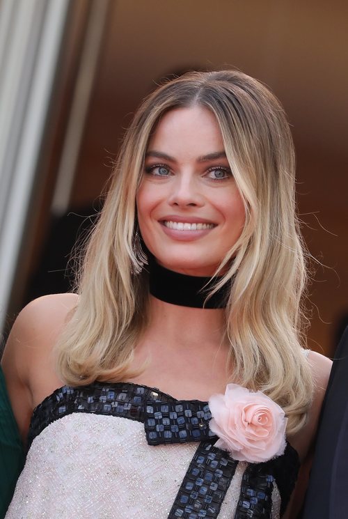 Margot Robbie con beauty look perfecto en la premier de 'Once Upon a Time in Hollywood'