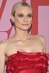 Diane Kruger con maquillaje nude en los premios CFDA 2019