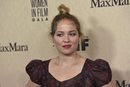 Erika Christensen con un moño de bailarina en la Gala Anual de Women In Film 2019