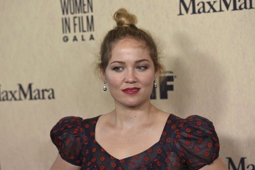Erika Christensen con un moño de bailarina en la Gala Anual de Women In Film 2019