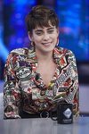 María León con camisa de Dsquared2 y eye-liner dorado en el Hormiguero