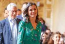 La Reina Letizia se rinde al efecto 'no make up' y el 'strobing' de visita en su ciudad natal, Oviedo