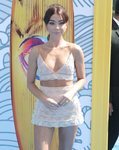 Sarah Hyland con exceso de base en los Teen Choice Awards 2019